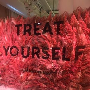 Hi! Please ONLY purchase makeup orders you are familiar with (shade/product).